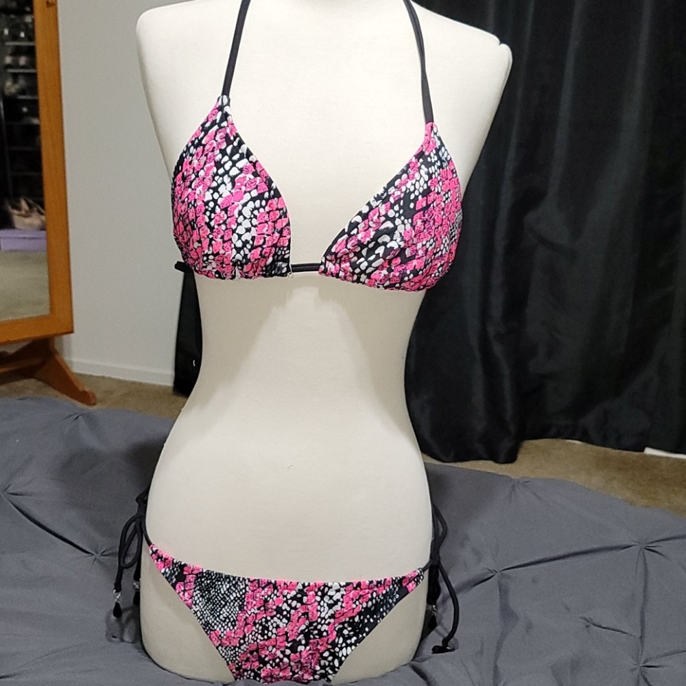2 PC snake skin style print